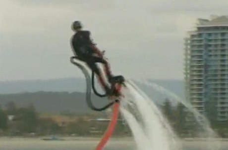 Takhle se ádí na flyboardu 