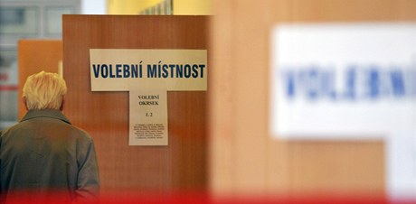 Obyvatelé Hostivice u Prahy zaali volit své kandidáty do krajského zastupitelstva. 