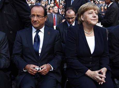 Francois Hollande a Angela Merkelová