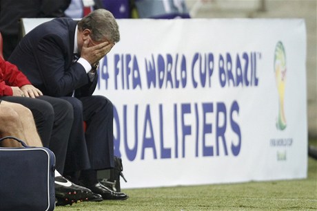 Smutný trenér fotbalistů Anglie Roy Hodgson