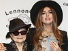 Zpvaka a performerka Lady Gaga získala mírovou cenu od Yoko Ono.