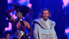 Samotný d�j je chudi�ký a Landa je�t� bezosty�n� opisuje z Tolkienova Pána prsten�, rozdíl je pouze v tom, �e místo prstenu je tu magický �utr. 