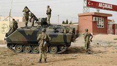 Tureck armda zashla proti vzbouenm Kurdm, zabila pes ticet povstalc