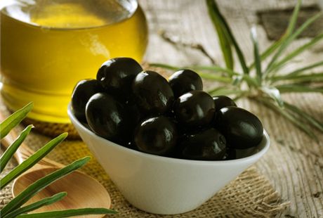 Lisování olivového oleje (ilustraní foto).