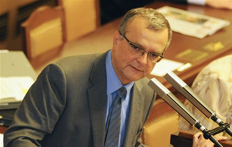 Ministr financí Miroslav Kalousek na schzi Poslanecké snmovny 