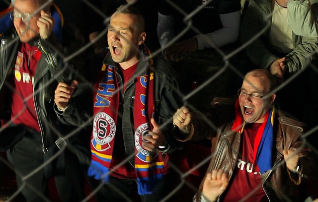 Dokument Dva nula: fotbalové derby jinak