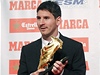 Hvzdný fotbalista Barcelony Lionel Messi se Zlatou kopaku pro nejlepího ligového stelce sezony 2011/2012