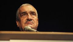 Pedseda TOP 09 a ministr zahranií Karel Schwarzenberg. 