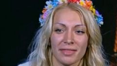 Radi nah ne v burce. Ukrajinka z Femen se svlkla v Al-Daze