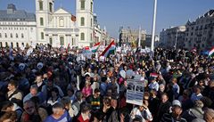 Statisce odprc i stoupenc Orbna vyly do ulic Budapeti
