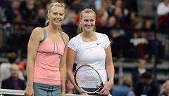 Ruská tenistka Maria arapovová a Petra Kvitová na exhibici v Praze