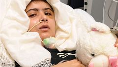První fotografie Malalaj z nemocnice