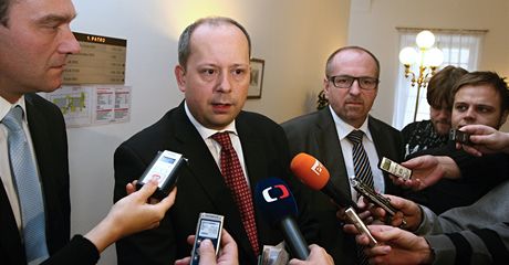 POslanci Radim Fiala, Marek najdr a Ivan Fuksa.