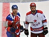 Utkání KHL Lev Praha - CSKA Moskva. Jií Novotný (vlevo) ze Lva a Alexandr Radulov z CSKA
