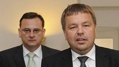 Předseda ODS Petr Nečas a rebelující poslanec Petr Tluchoř (vpravo) | na serveru Lidovky.cz | aktuální zprávy