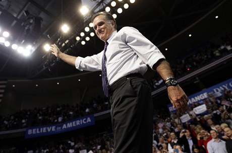 Republikánský kandidát Mitt Romney chce oproti pvodním plánm oslovit volie jet v den voleb