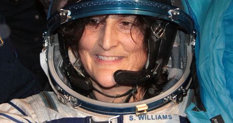 Sunita Williams po pistání kosmické lodi Sojuz.