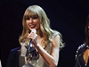 Americk zpvaka Taylor Swiftov byla na slavnostnm veeru Evropskch hudebnch cen (EMA) televizn stanice MTV vyhlena nejlep zpvakou.