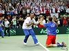 eský tým slaví vítzství v Davis Cupu. Hrdinou finále byl Radek tpánek (na kolenou)