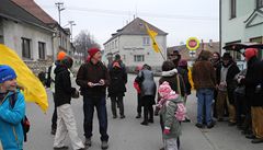 A ti opravdu nejmlad�í, jako Jáchym Topol anebo Petr Placák, mi u� �íkají d�dku