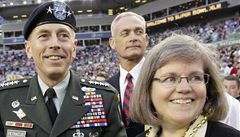 David Petraeus s man�elkou Holly