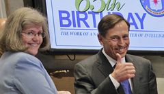 David Petraeus s man�elkou Holly