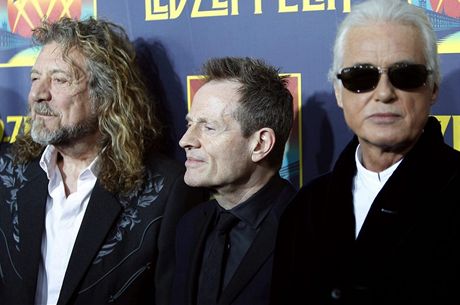lenové kapely Led Zeppelin: Robert Plant, John Paul Jones a Jimmy Page 