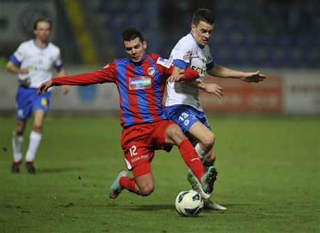 Slovan Liberec - Viktoria Plze. Ondej Kunír (vpravo) z Liberce a Michal uri z Plzn