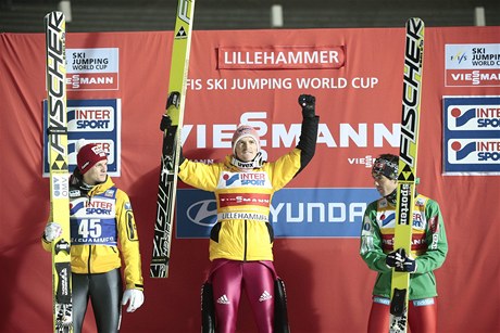 Skokani na lyích Severin Freund (uprosted), Thomas Morgenstern (vlevo) a Anders Bardal