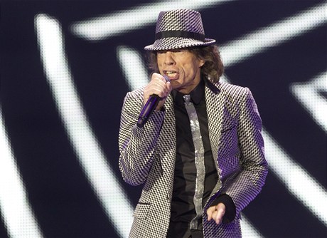 Mick Jagger a jeho gesta bhem koncertu v Londýn - díl 2.
