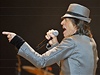 Mick Jagger a jeho gesta bhem koncertu v Londýn - díl 4.
