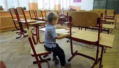 Sloven�tí u�itelé a pracovníci �kol zahájili stávky za vy��í mzdy