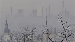 Smog zahalil Ostravsko, firmy mus omezit vrobu