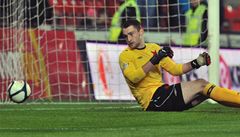 Slavia Praha - Baník Ostrava. Branká Slavie Martin Berkovec dostává gól