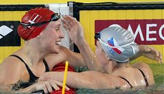 eská plavkyn Petra Chocová (vpravo) a Dánka Rikke Möellerová Pedersenová