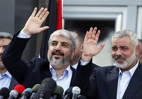 éf Hamásu Chálid Mial a pedseda vlády v pásmu Gazy Ismáíla Haníja.