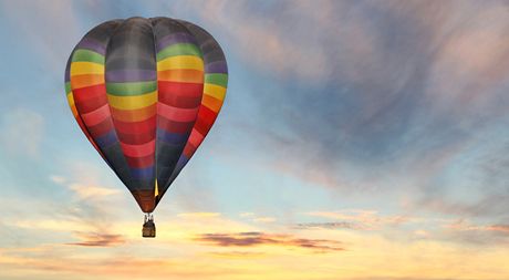 Bratry Montgolfiery k prvnímu balonu inspirovala sukně | Zajímavosti |  Lidovky.cz