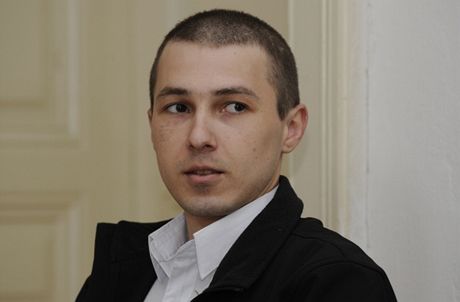 Andrij Buchalo je obalovaný ze zneuití 118 dívek.