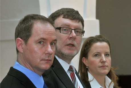 Zprava místopedsedkyn vlády Karolína Peake, Zbynk Stanjura a Petr Gazdík 