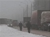 Obí dopravní zácpa, která po ti dny u Tveru blokovala hlavní silniní tah mezi Moskvou a Petrohradem, se konen rozjela.