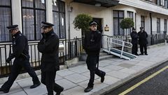 Zdravotní sestra, která prozradila stav t�hotné Kate, byla nalezena mrtvá.