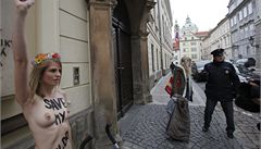 Anastázie Hagenová protestuje p�ed P�R