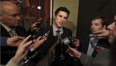 Sidney Crosby pi rozhovoru s novinái