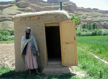 Záchod je v Afghánistánu symbolem bohatství.