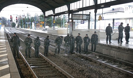 Policisté na nádraí (ilustraní foto)