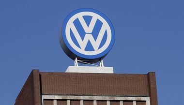 Logo firmy Volkswagen.