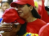 Chavezovi píznivci pláou, prezident je na tom patn.