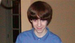 Adam Lanz, stelec z Newtownu.