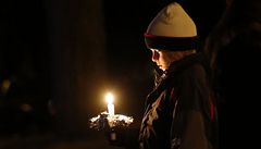 Newtown truchlí za obti, které zemely pi stelbe v místní kole.
