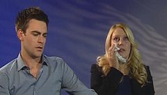 Mel Greigová a Michael Christian se omlouvali v ivém vysílání australské televize, oba plakali.